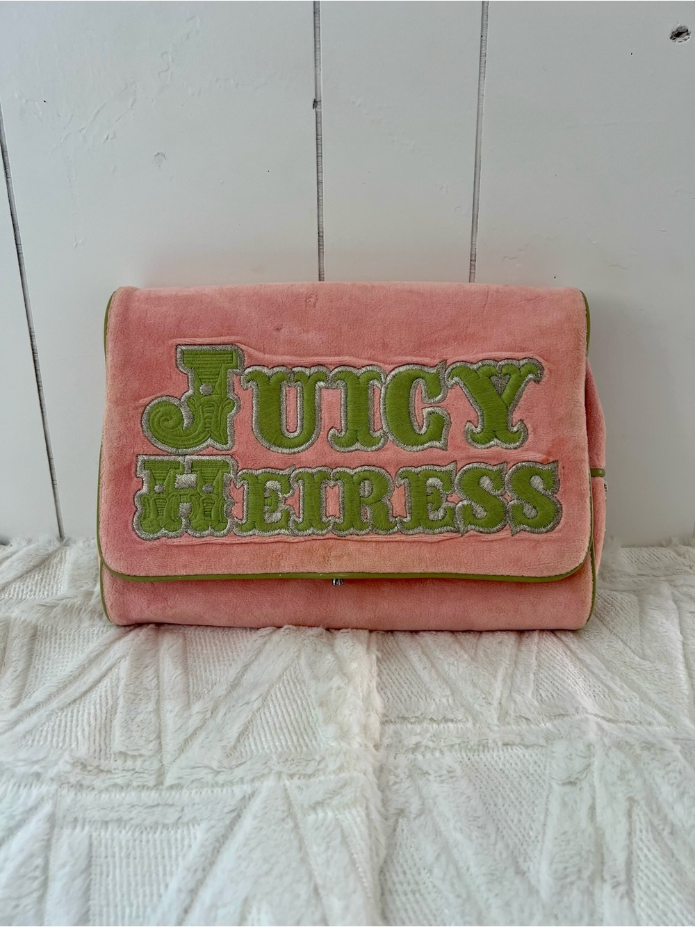Juicy Couture Pink Velvet 'Juicy Heiress' Vintage Y2K Makeup Bag Toiletry Preppy